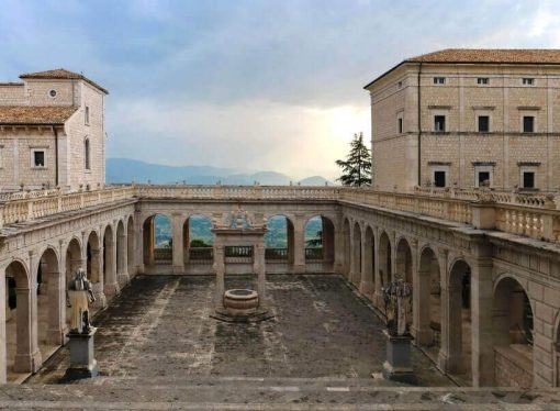 “Gli scrittori per la pace, contro la guerra”. Attualità del ricordo del bombardamento dell’Abbazia di Montecassino